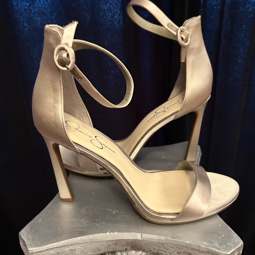 Jessica Simpson Women's Beige Heeled Sandals - Picture 2 of 3